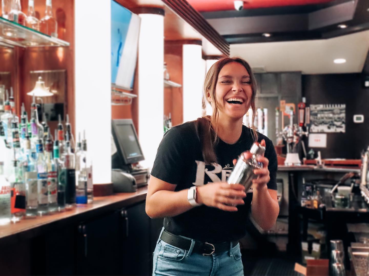 Reds Alehouse staffers enjoy their jobs!